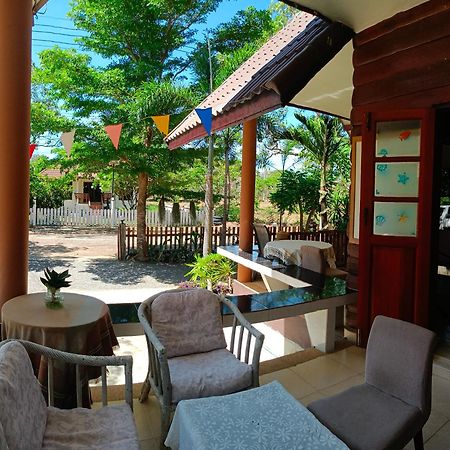 บาคัสโฮมลอร์ด Villa Хаад Чао Самран Екстериор снимка